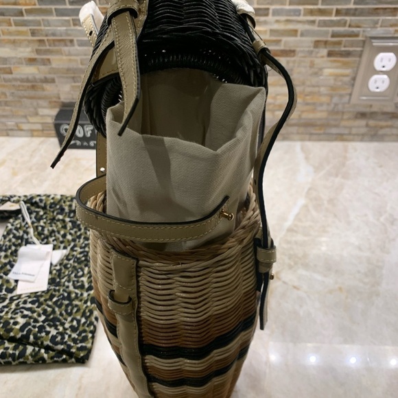 ULLA JOHNSON Meadow leather-trimmed rattan bottle bag - Picture 10 of 12